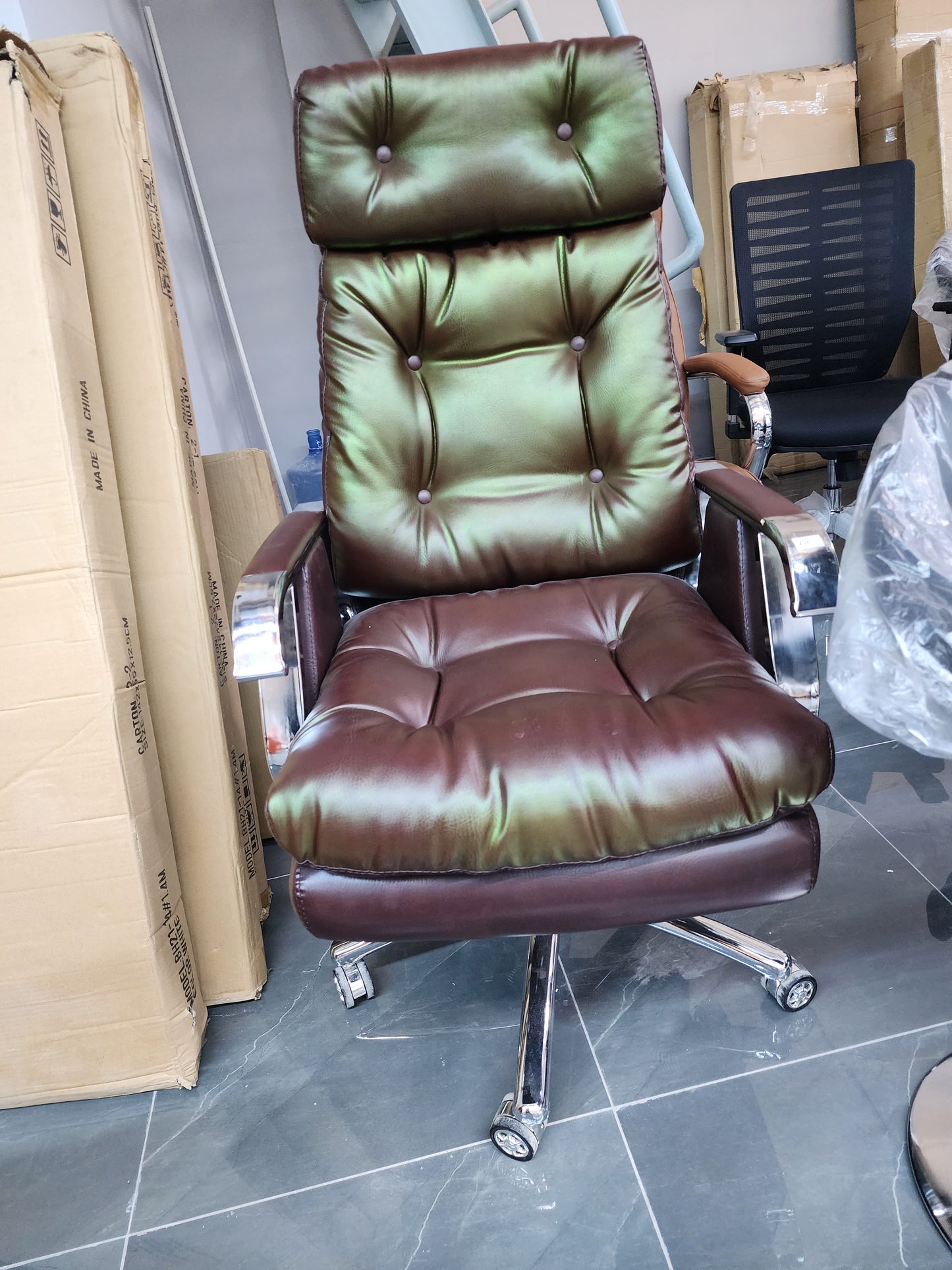 Boss Leather Chair P08