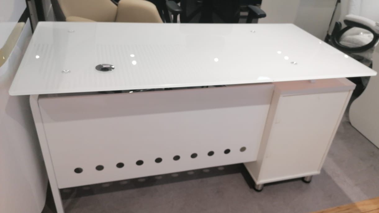 Office Glass Table B015