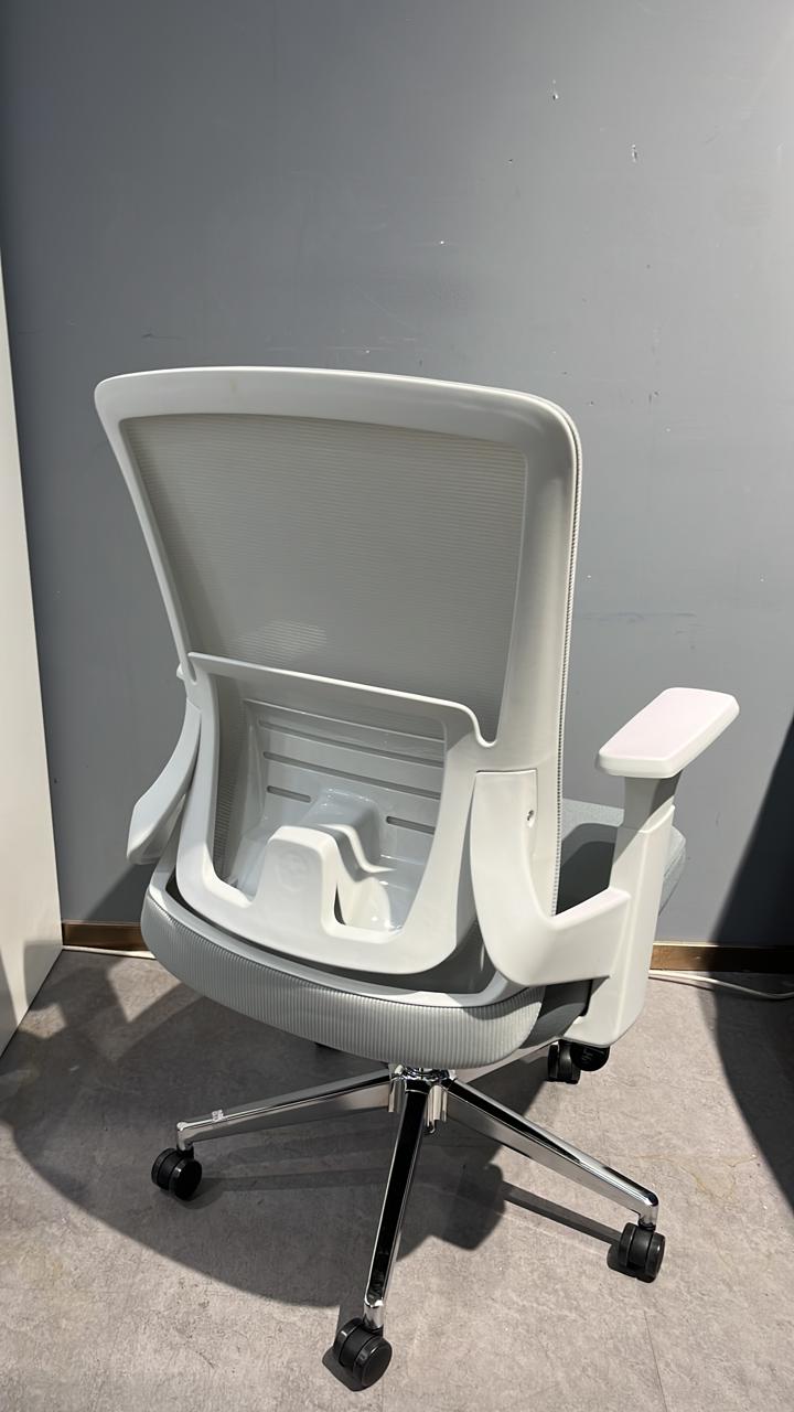 Medium Back Revolving Mesh Chair